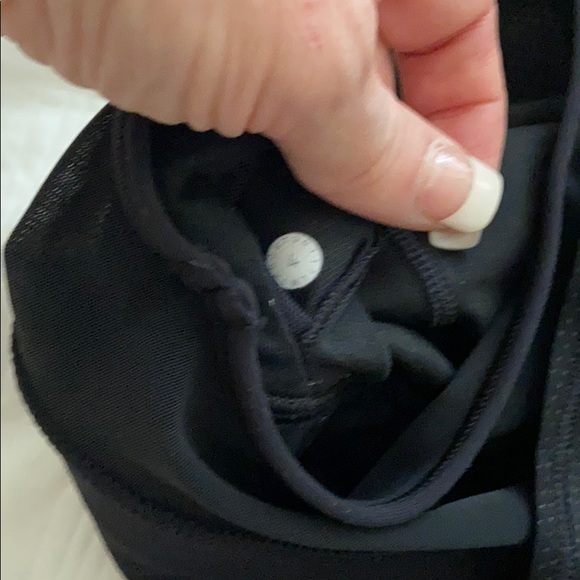 Lululemon mesh tank size 4 - Picture 3 of 3